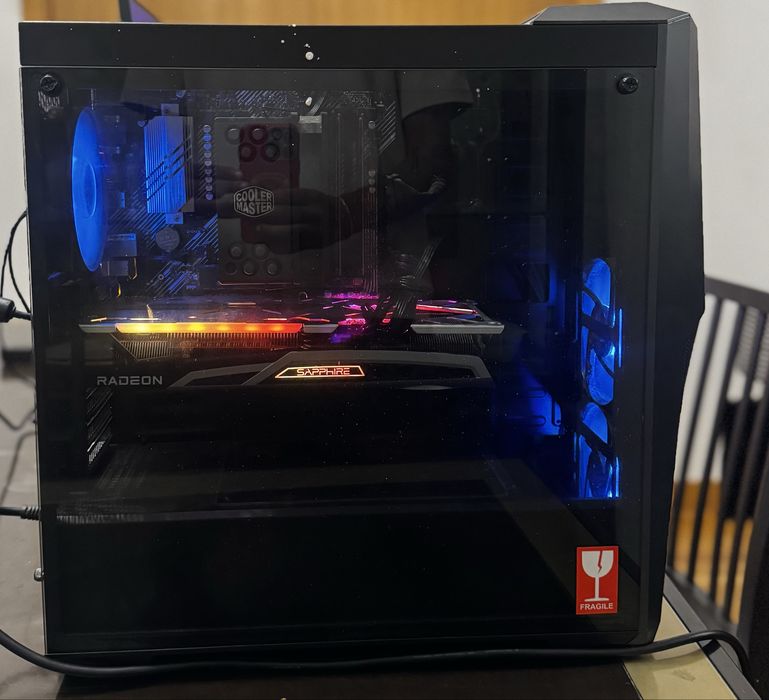 PC gamer AMD ryzen 7 5800x, RX 7600 XT, 16GB RAM