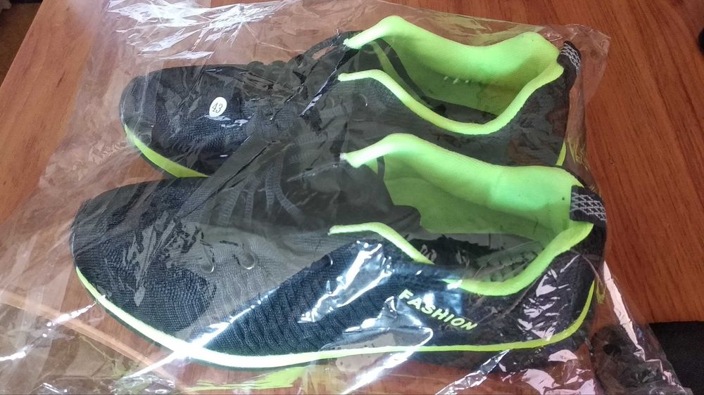 Tênis, Calçado Atlético, Respirável | Novos (43)