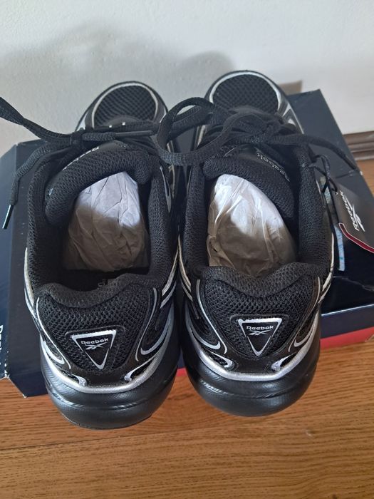 Sprzedam nowe buty Reebok CEO-BELWAVE  AR30278WBBS