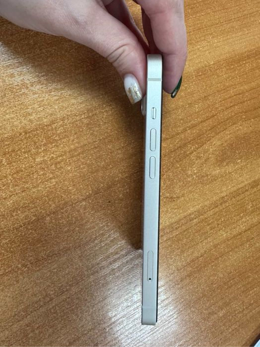 iPhone 13, 128 GB, ідеальний стан, батарея 83% + подарунки