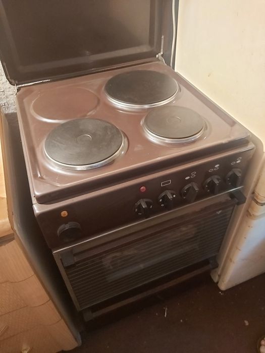 Sprzedam kuchnie elektryczną