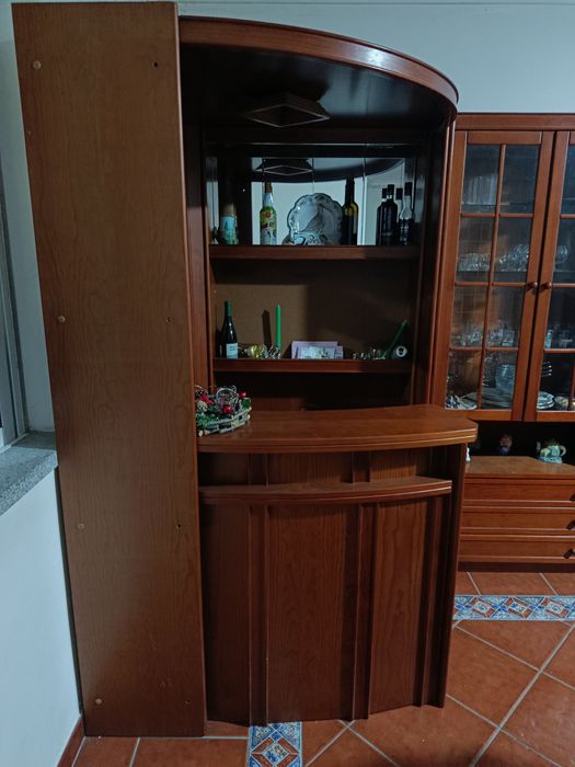 Móvel bar e Cristaleira