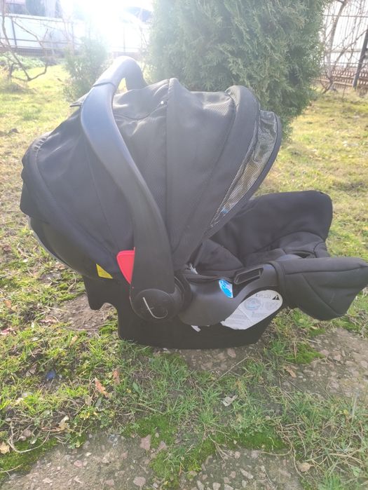 Дитяче автокрісло 0+