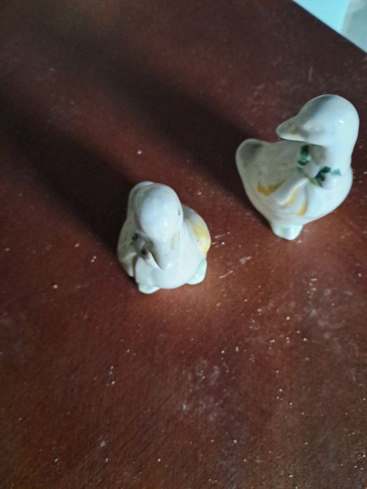 Dois patinhos decorativos