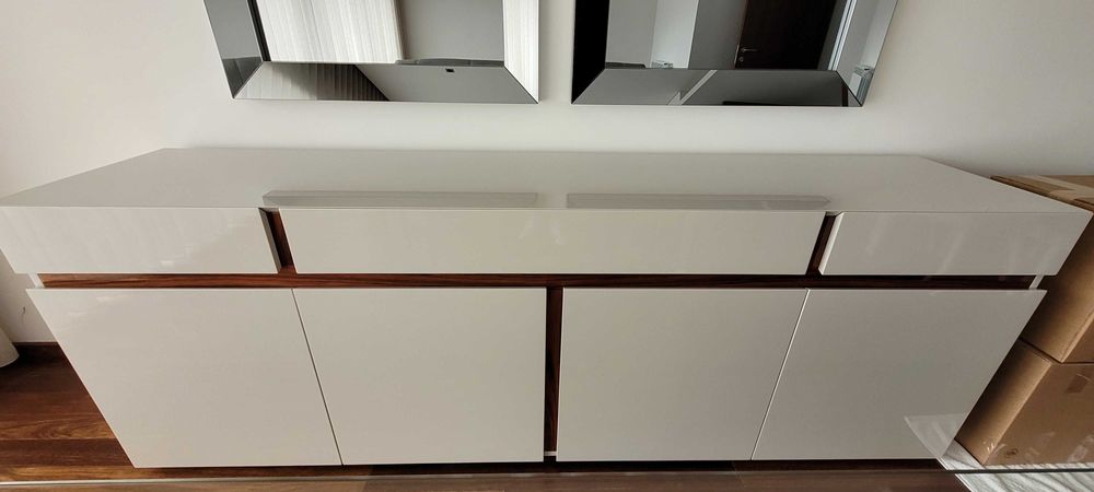 Móvel aparador de sala de jantar completamente nov