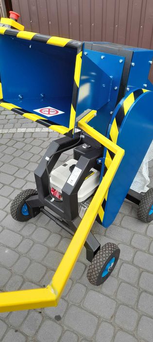 Rozdrabniacz spalinowy 15KM 4n niebieski rebak rębak walcowy tani opał