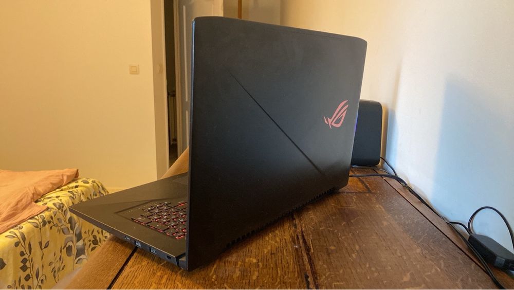 Продам Asus rog strix scar gl703ge