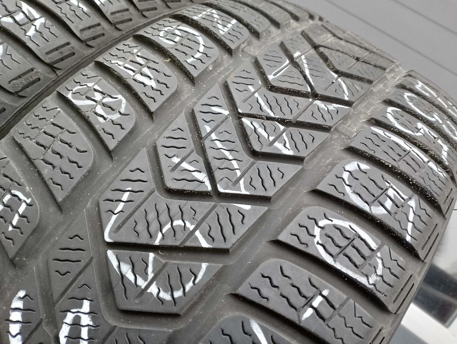 235/50 18 Pirelli Sottozero3 2119 Obrzycko Z618