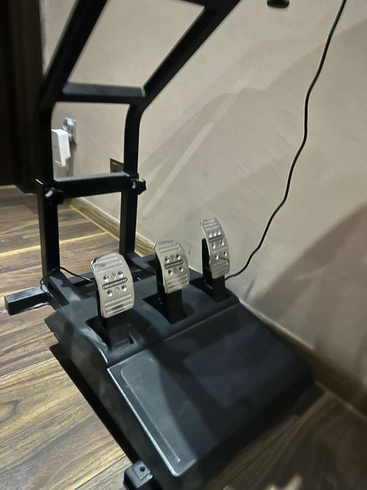 Kierownica Thrustmaster Tx Leather Xbox Pc ze stojakiem