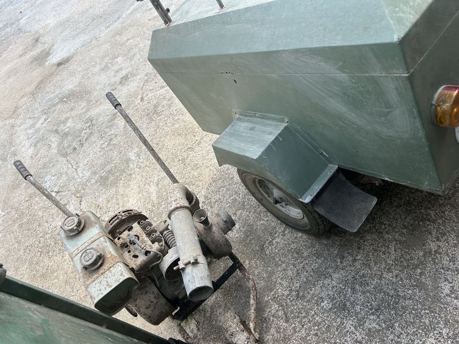 Reboque de carga + motor de rega