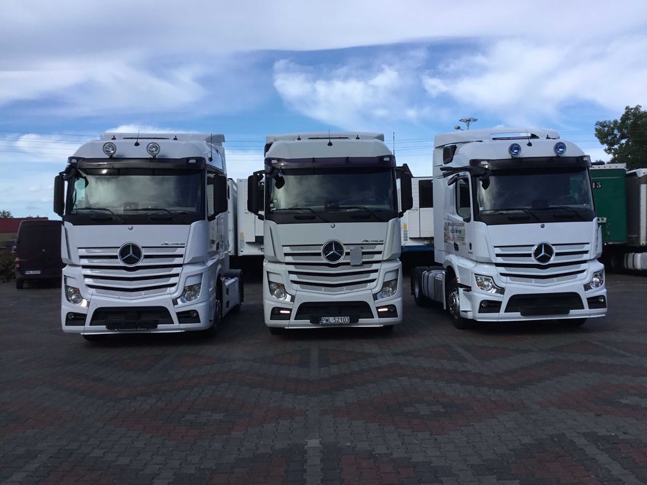 Wynajem naczep chłodni firan ciągników siodłowych.