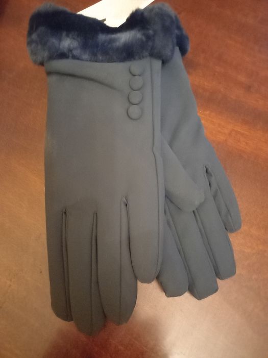 Вязанные шапочки,перчатки,берет.