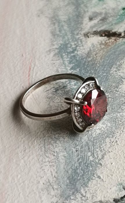 Серебряное кольцо серебро 925 красный камень винтаж