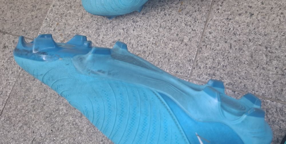 Chuteiras Nike Phantom 44 usadas 2 vezes