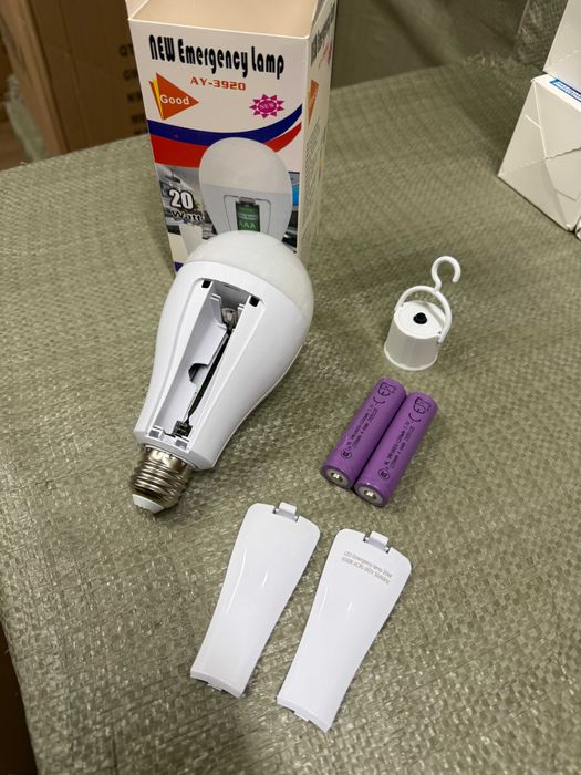 Акумуляторна лампочка (лампа) 20 Вт \ E27 \ 2400 mAh \ присутній опт;