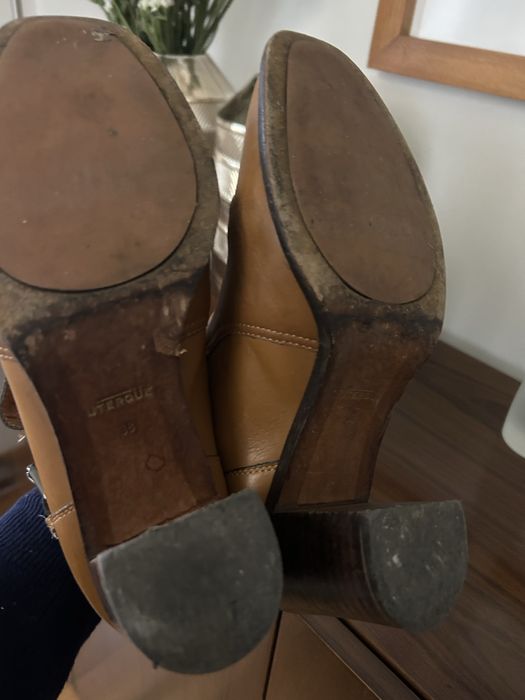 Botas com tacao castanhas da Uterque
