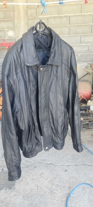 Casaco em pele verdadeira preto