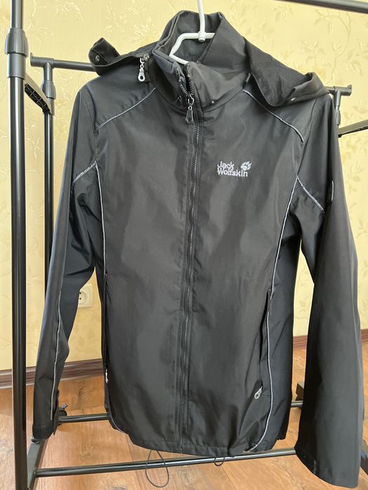 Вітровка Jack Wolfskin