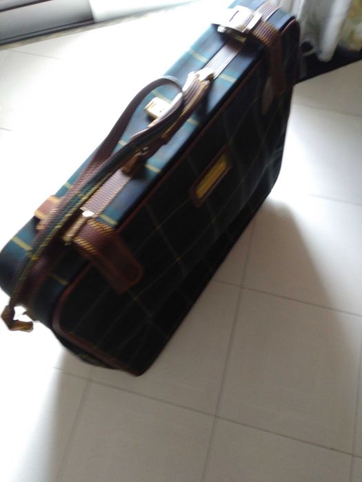 Mala de viagem grande com rodas
