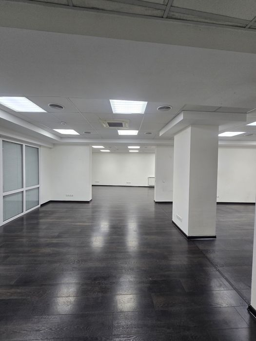 Дніпровська набережна 23, Осокорки, Рівер Молл, Позняки