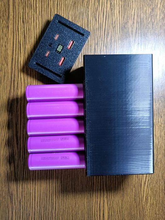 Корпус повербанка з платою 22.5 ват 10шт 21700