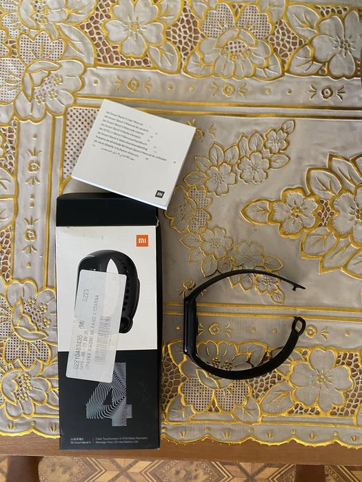 продам часи XIAOMI MI BAND 4