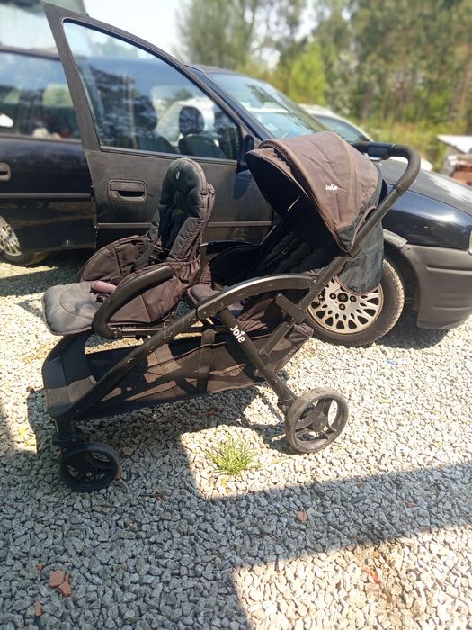 Carrinho de bebe gêmeos
