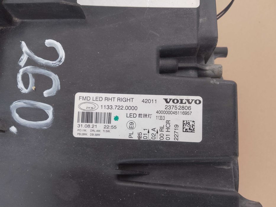 lampa przód przednia prawa VOLVO FH 5 FM FMX full led oryginał europa