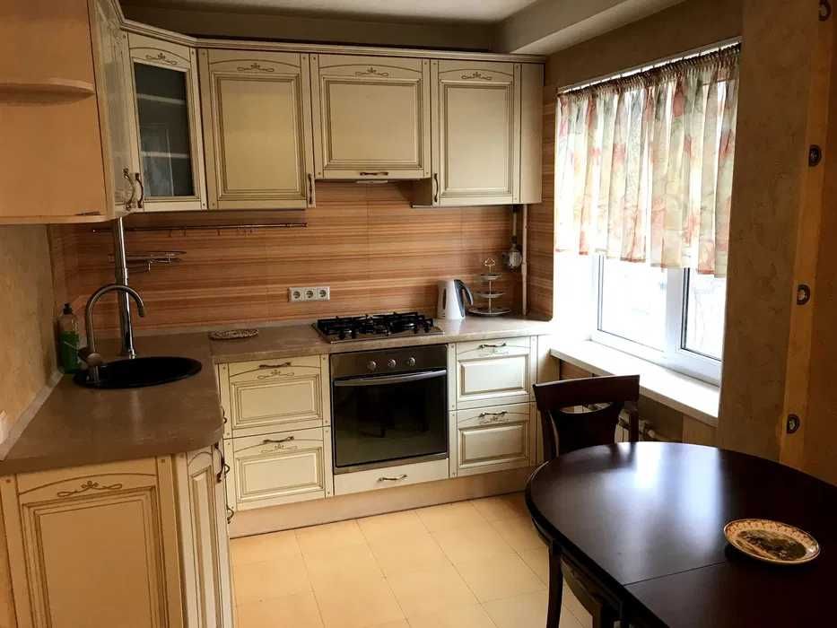 2-к. кв. по вул. Борщагівська, 46 Політехнічний інститут 5 хв.