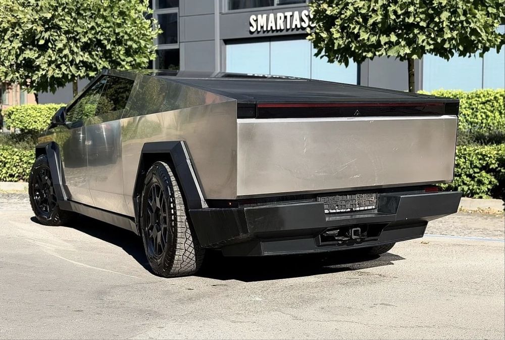Tesla CyberTruck 2024самий дешевший в Україні!