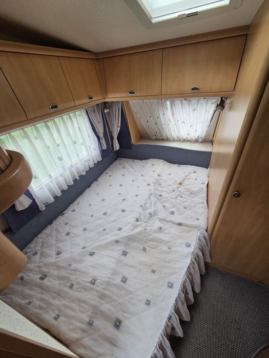 Przyczepa kempingowa HOBBY 460 z napędem oraz przedsionkiem DMC 1300kg