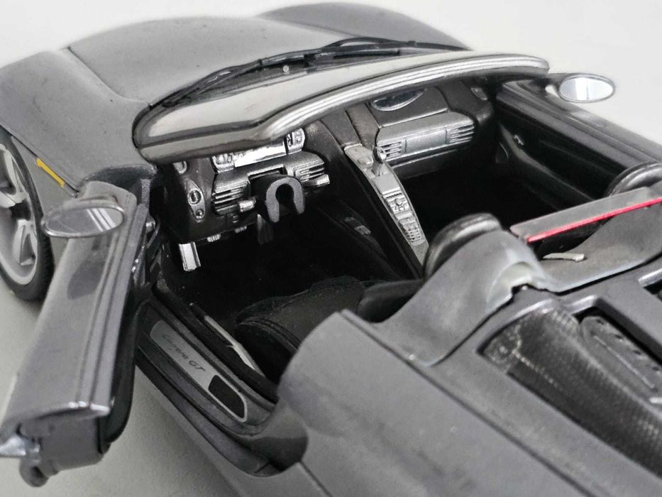 Maisto 1/18 - Porsche Carrera GT