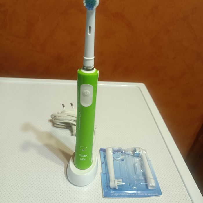 Продам электро щётку BRAUN