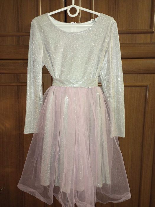 Нарядное платье детское, сукня