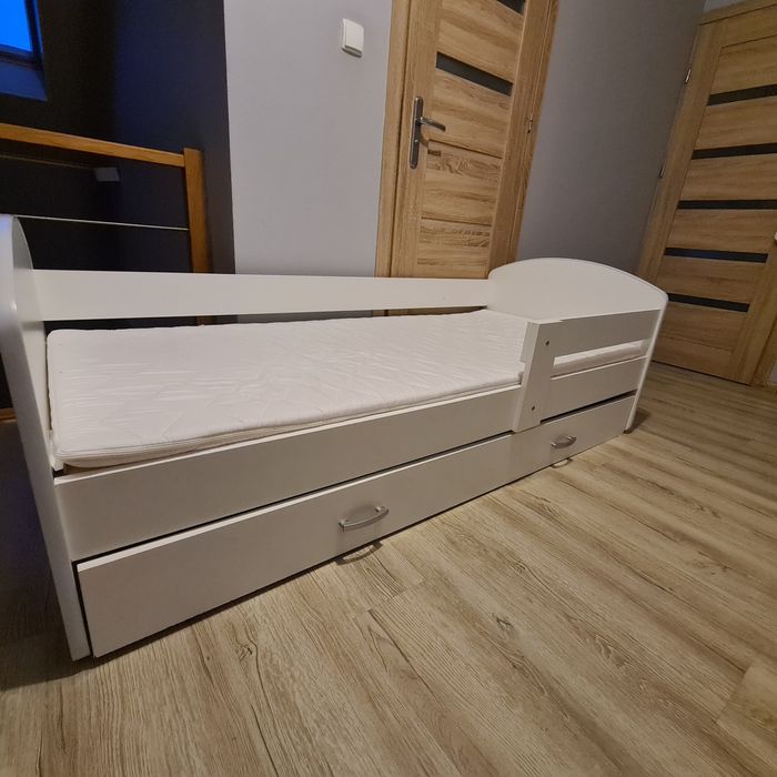 Łóżko dziecięce z materacem 180x80