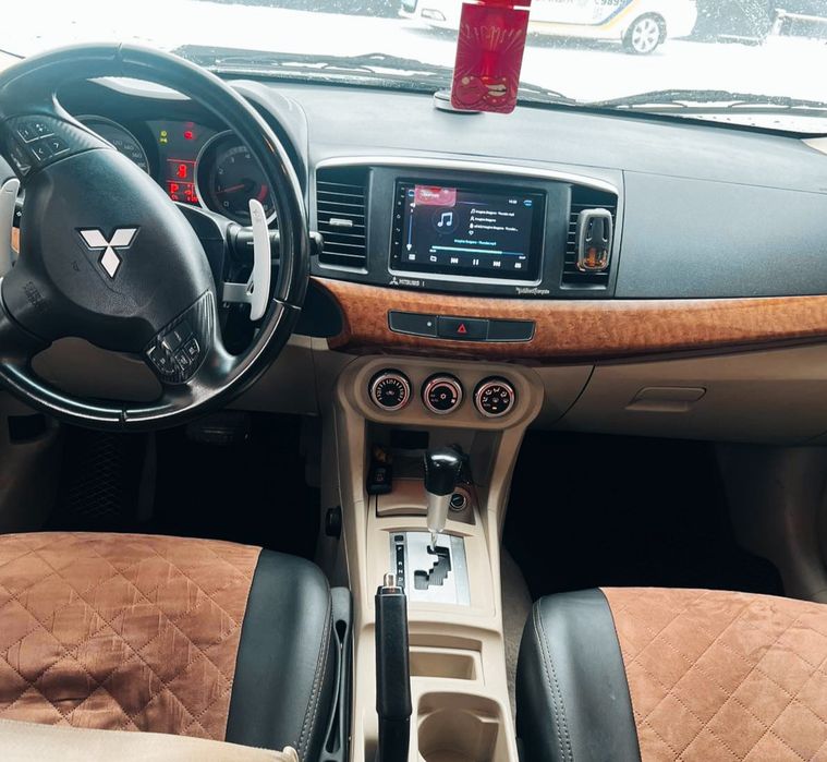 Mitsubishi lancer EX (GLS)