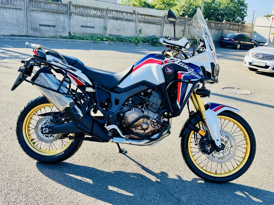 мотоцикл Honda Africa CRF1000 в оригіналі тільки з Японії