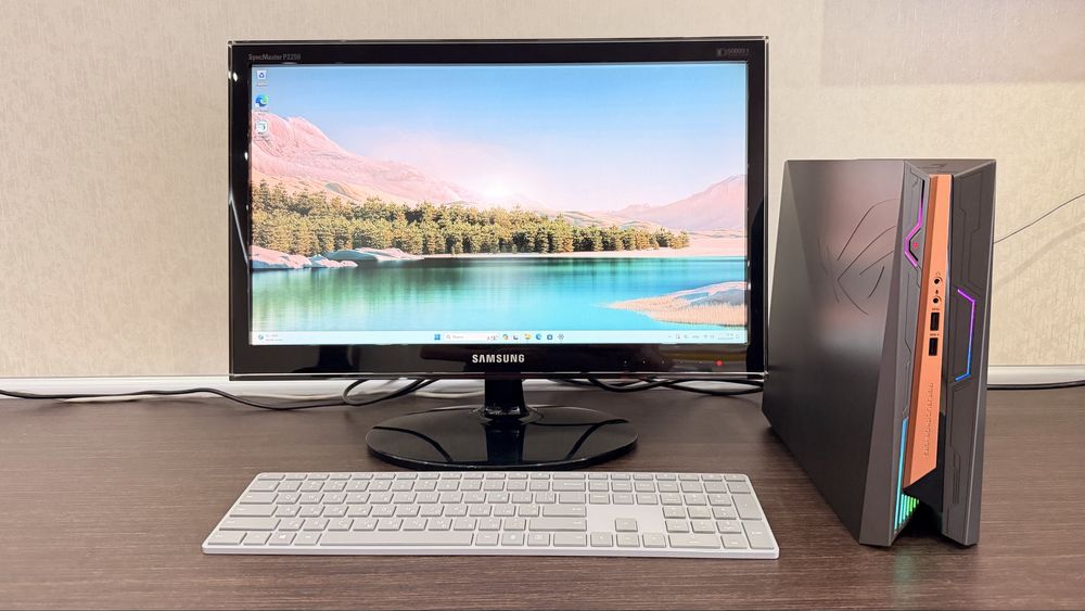 Asus rog gr 8 II компютер з монітором