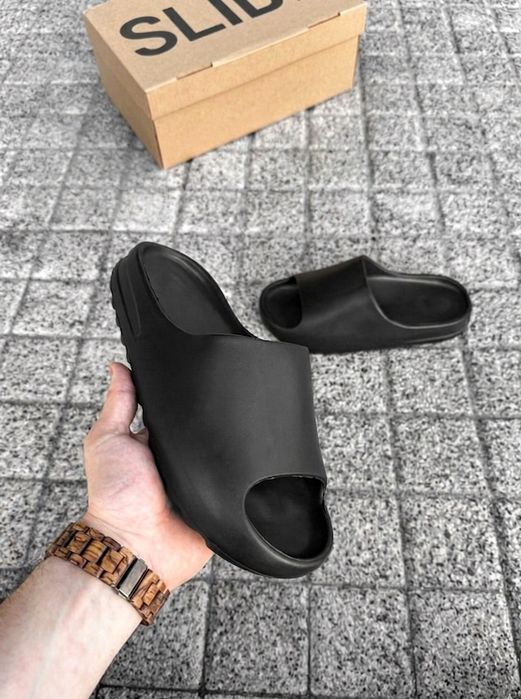 adidas yeezy slide - купити чоловіче взуття - Ціна на OLX.ua