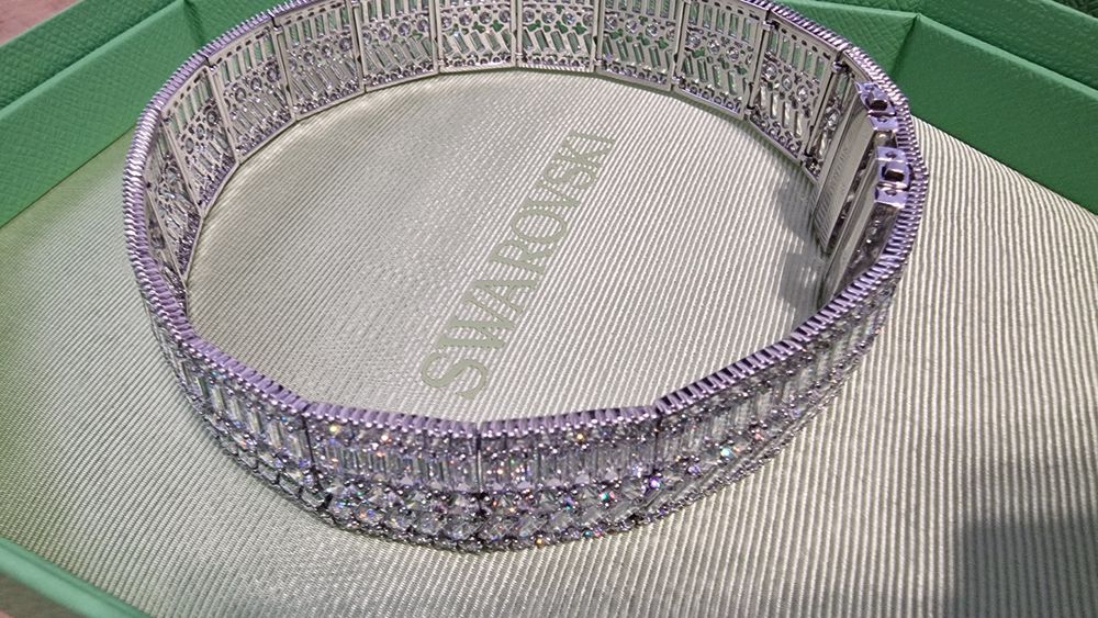 Swarovski hyperbola choker crystal