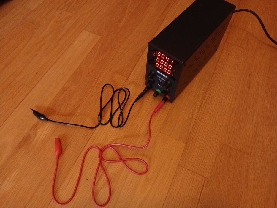 0–30V Variable Power Supply64729760997378121