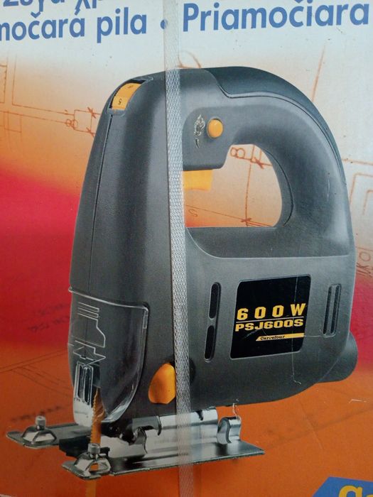 Serra de recortes 600w nova