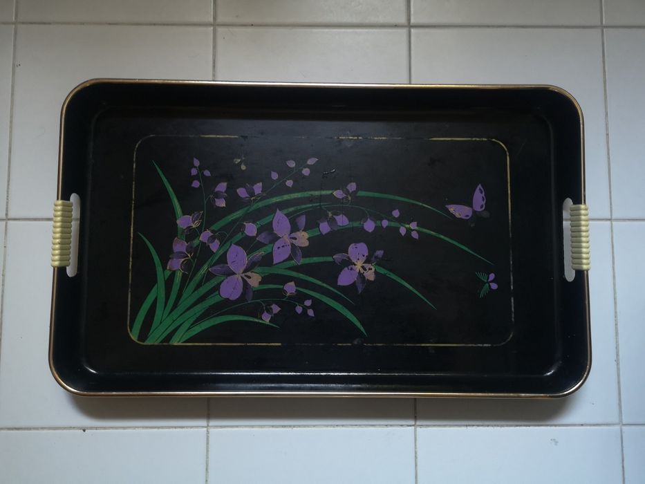 Decorative tray.447403388065566720