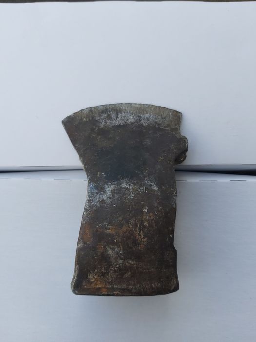 Топор, топорик, колун, сокира