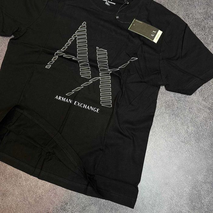 Чорна стильна чоловіча футболка(розмір-XXL)