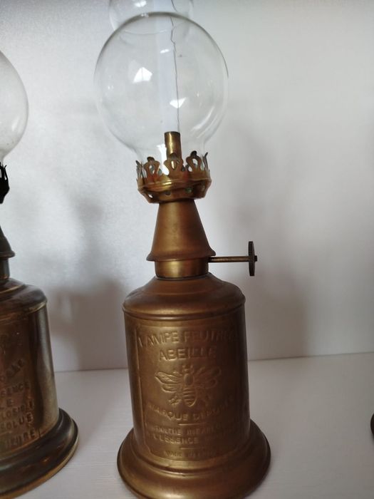 Старовинна лампа голуба