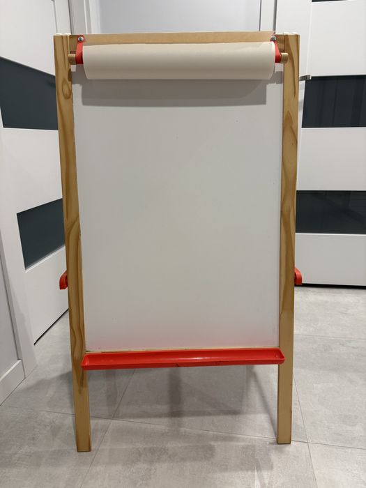 Tablica MÅLA IKEA na kredę i flamastry