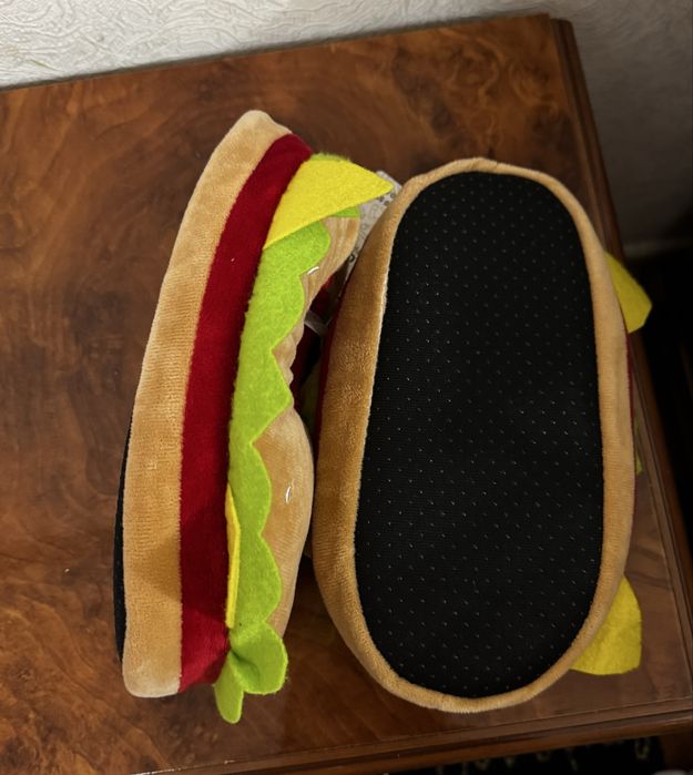 Плюшеві тапочки у вигляді бургера