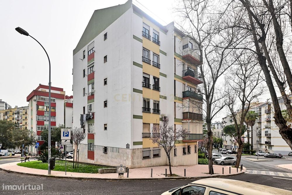 Apartamento T3 em Carnaxide, Oeiras - Oportunidade Única — Carnaxide E Queijas, Lisboa