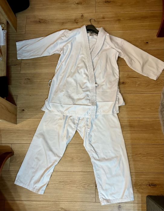 Sprzedam kimono do karate